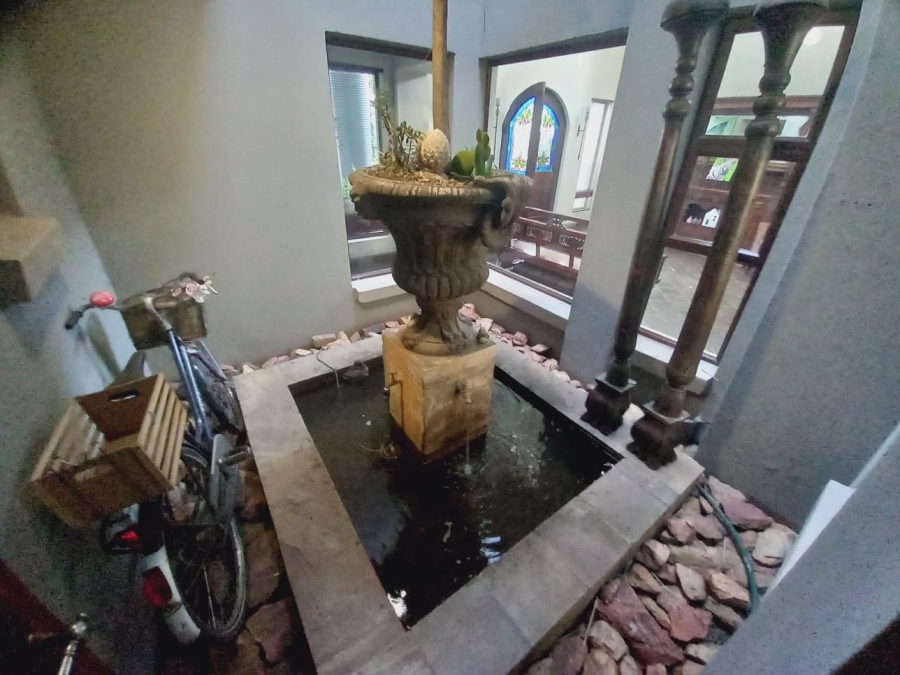 5 Bedroom Property for Sale in Maraldi Estate Free State